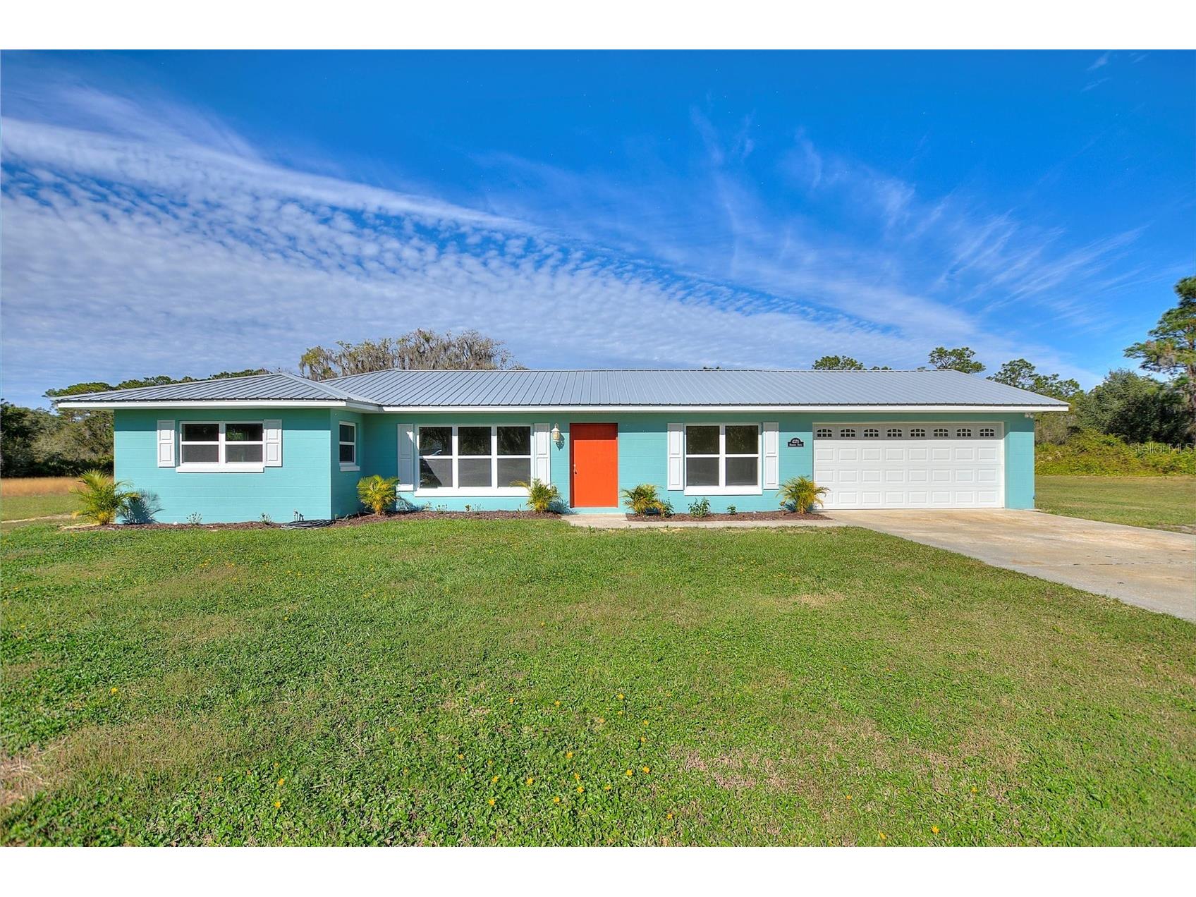 4370 Hibiscus Drive Indian Lake Estates FL 33855 - LAKE WALK IN WATER P4937396 image1