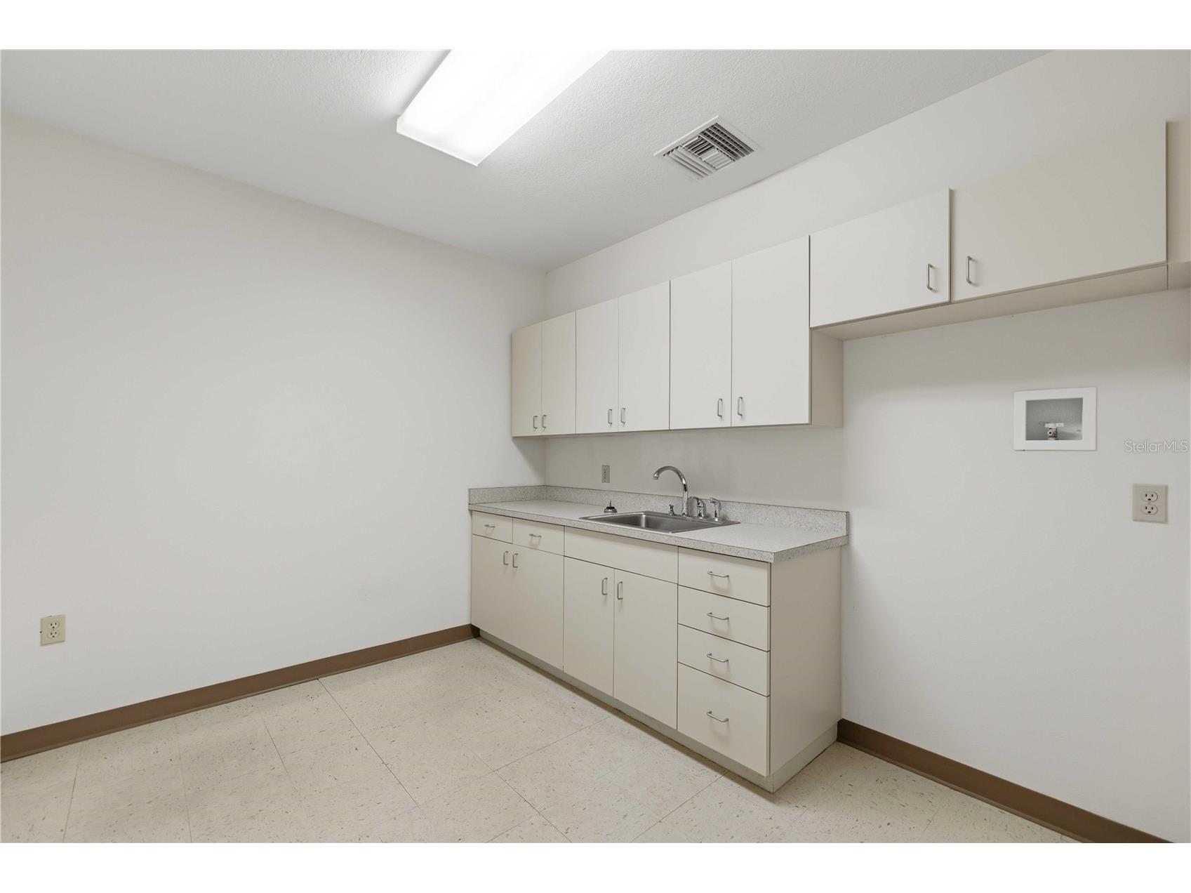 4370 NE 35th Street #2 Ocala FL 34479 OM726670 image5