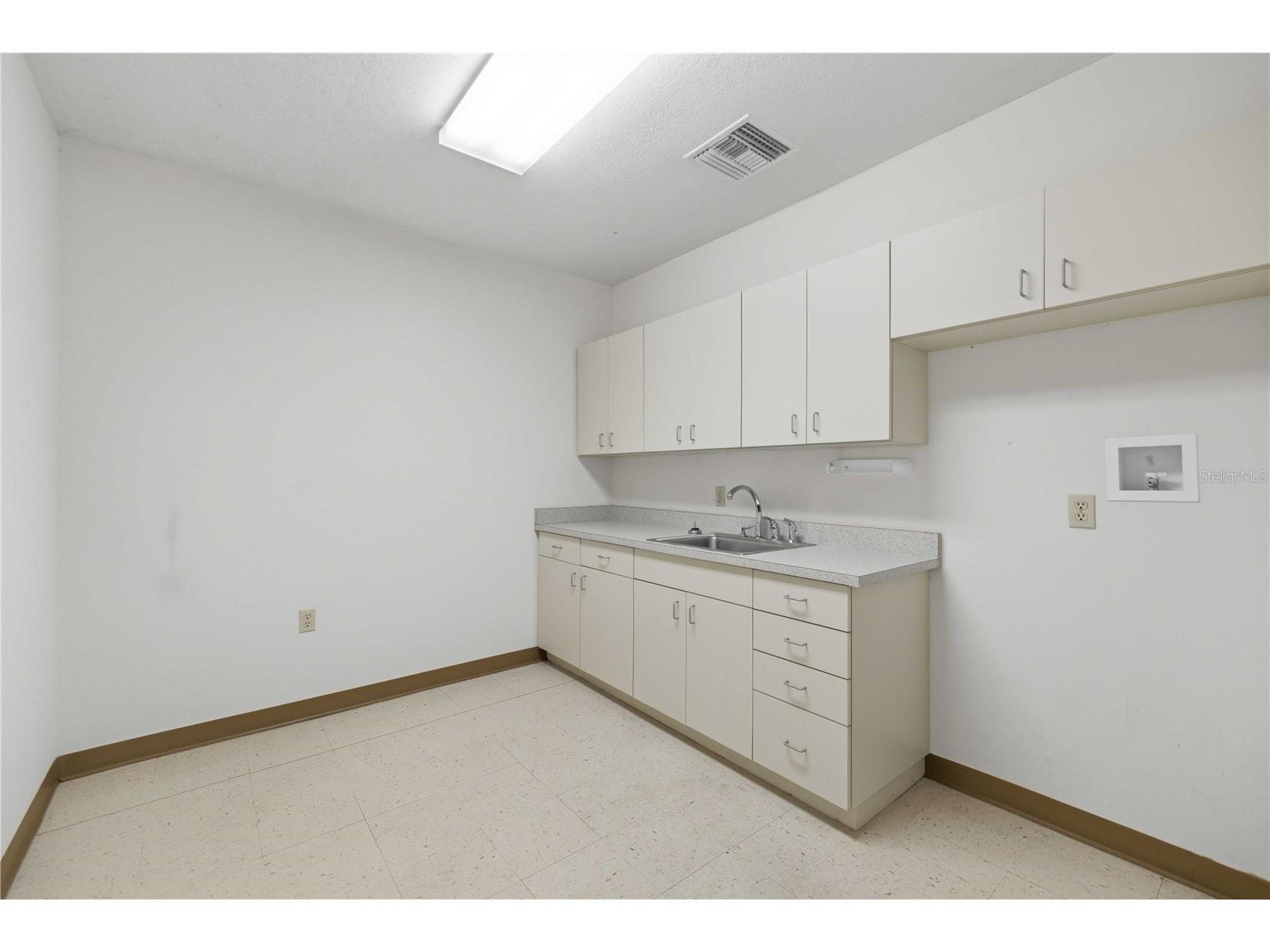 4370 NE 35th Street #3 Ocala FL 34479 OM726676 image5