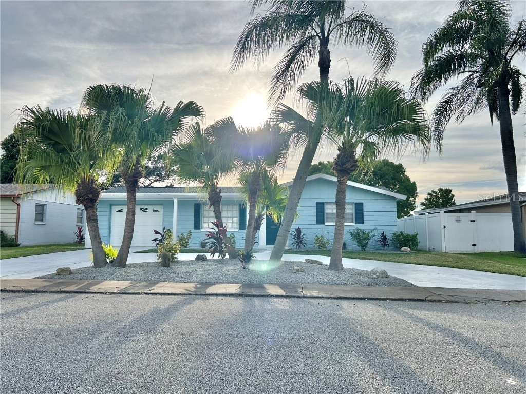 4371 Newbury Drive New Port Richey FL 34652 W7878948 image1