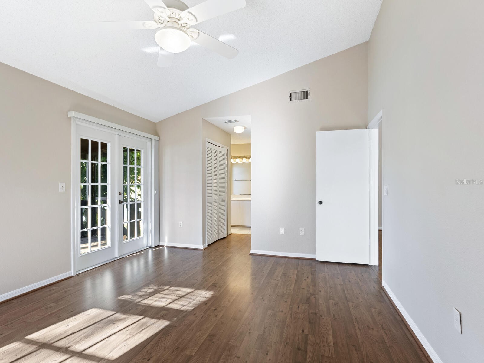 4372 Trails Drive #15-1 Sarasota FL 34232 A4678938 image21