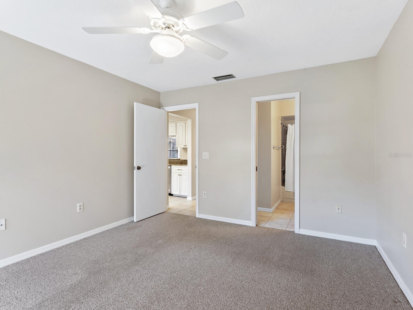 4372 Trails Drive #15-1 Sarasota FL 34232 A4678938 image30