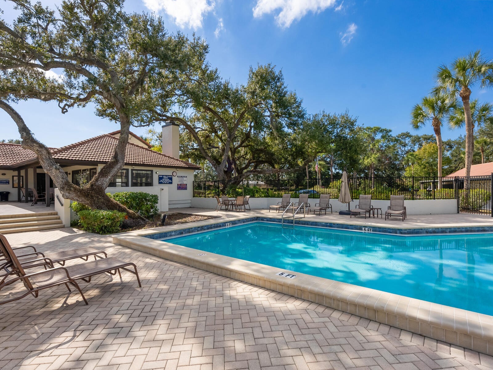 4372 Trails Drive #15-1 Sarasota FL 34232 A4678938 image50