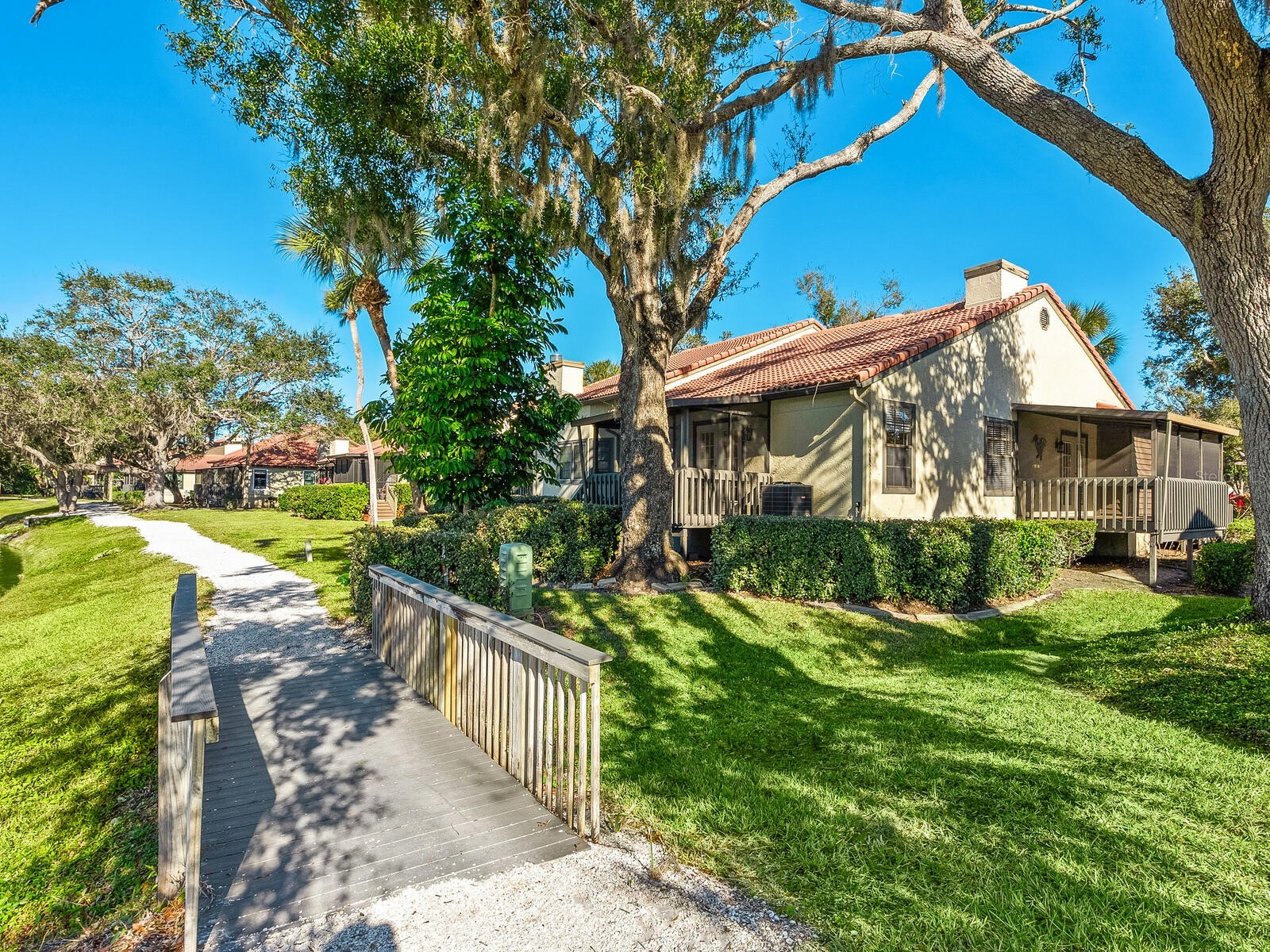 4372 Trails Drive #15-1 Sarasota FL 34232 A4678938 image8