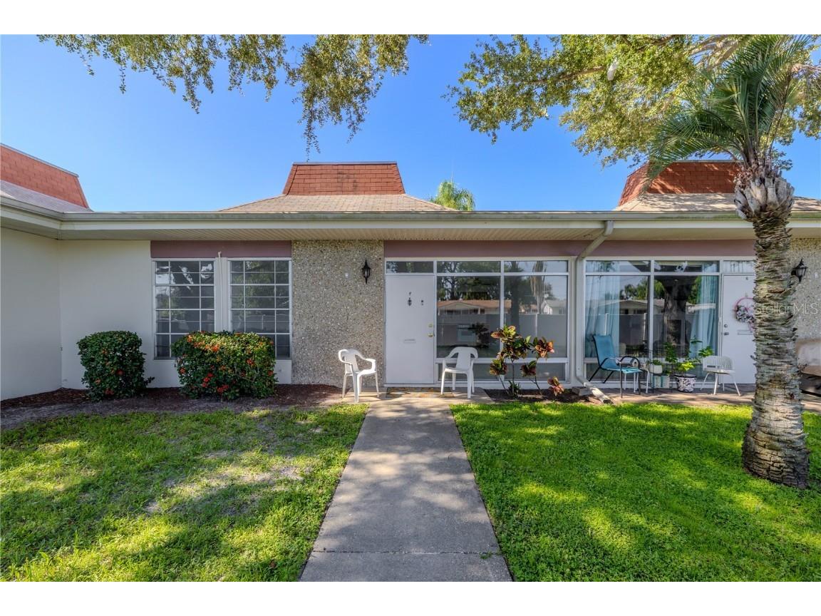 4375 Tahitian Gardens Circle #F Holiday FL 34691 TB8409374 image1