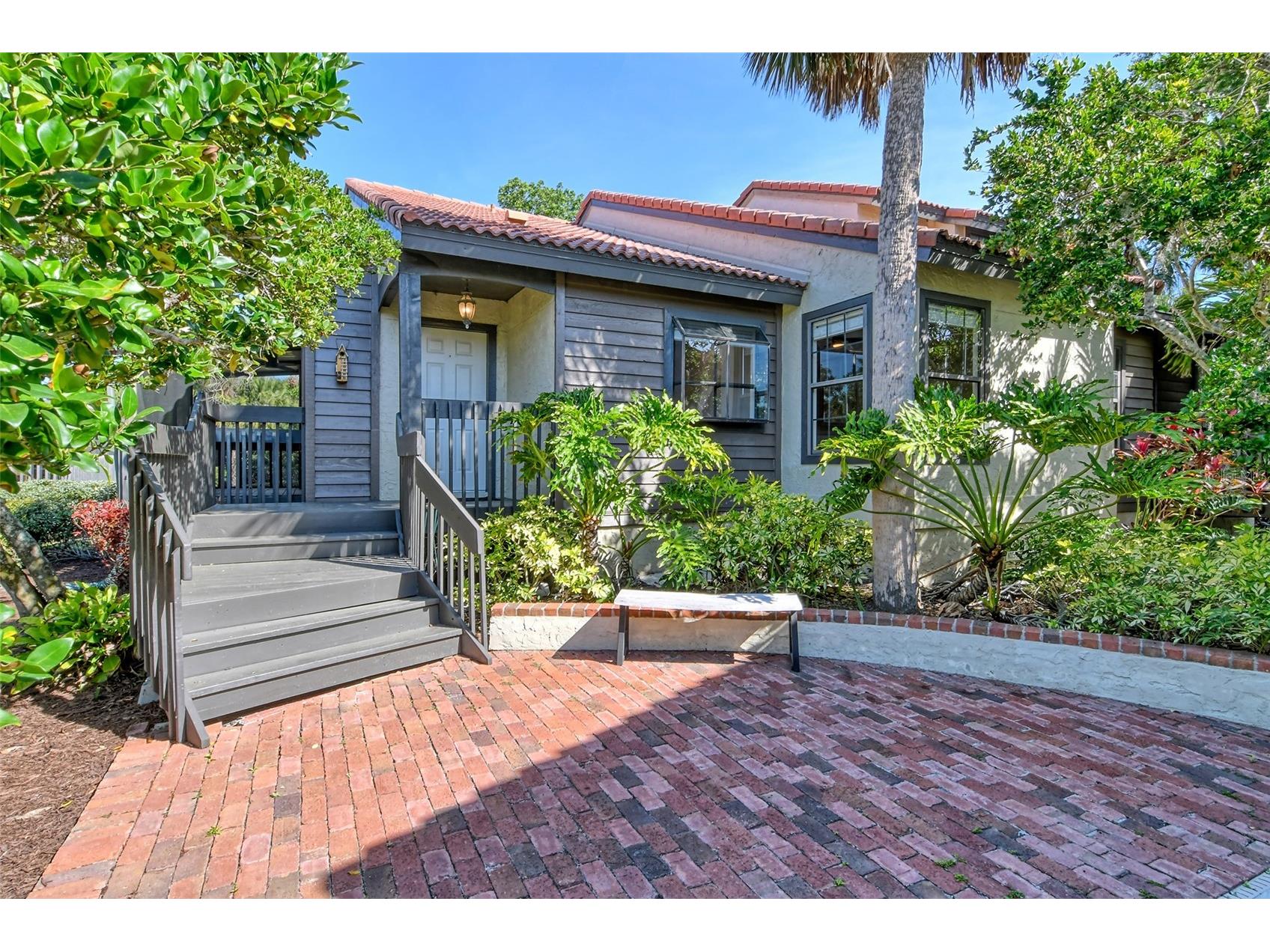 4375 Trails Drive #17-1 Sarasota FL 34232 A4645791 image1