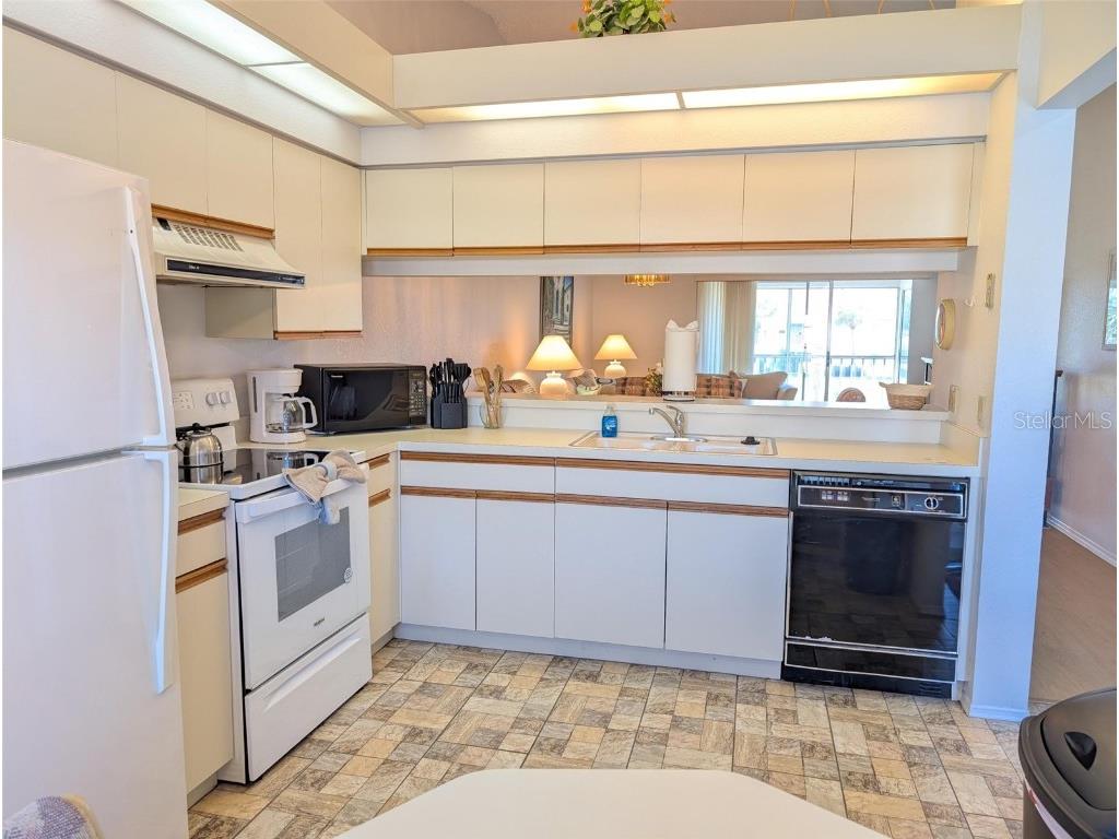 4378 Maderia Court Court #N/A Sarasota FL 34233 A4446120 image9