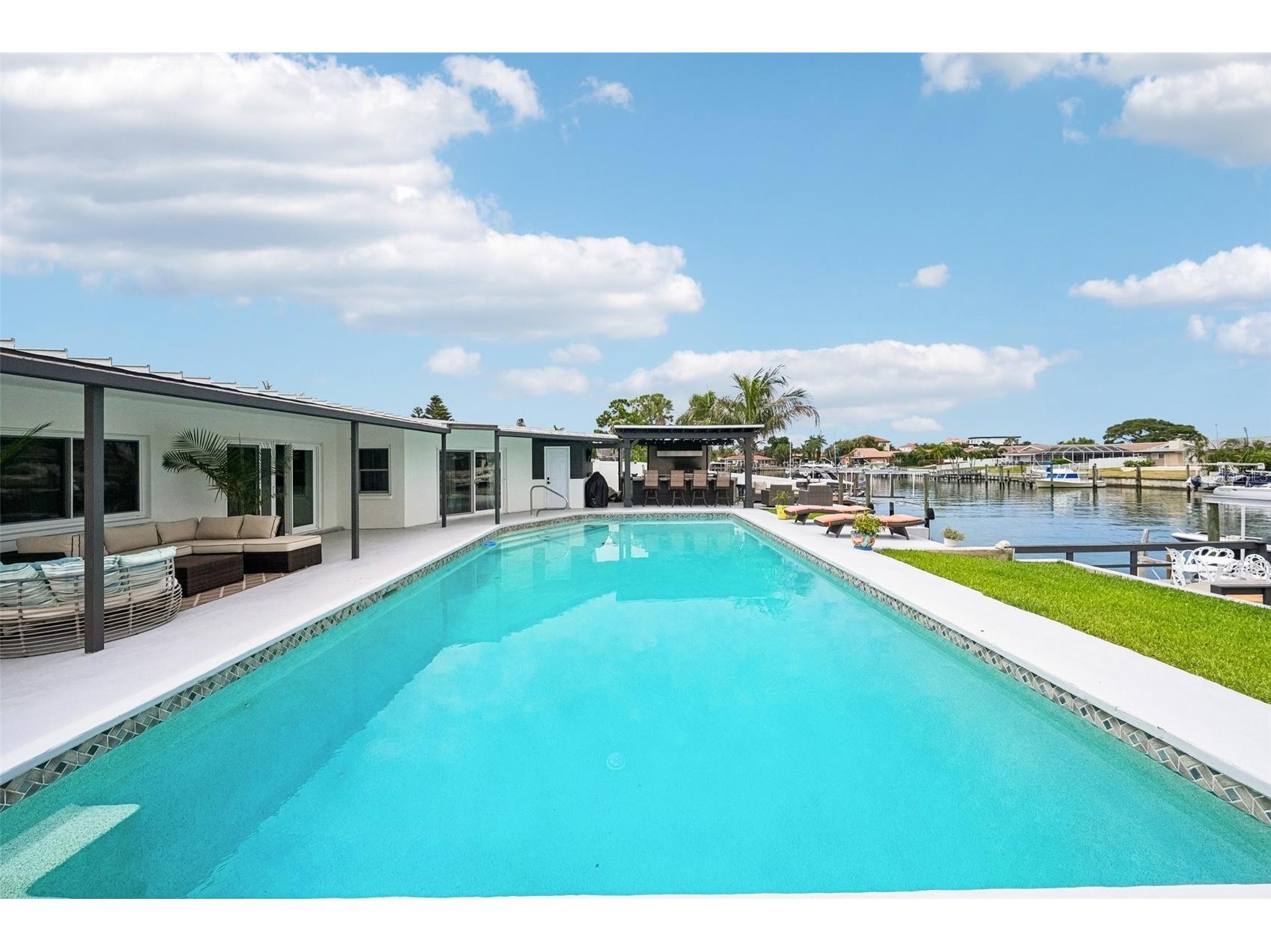 4379 44th Street S Saint Petersburg FL 33711 TB8520192 image70