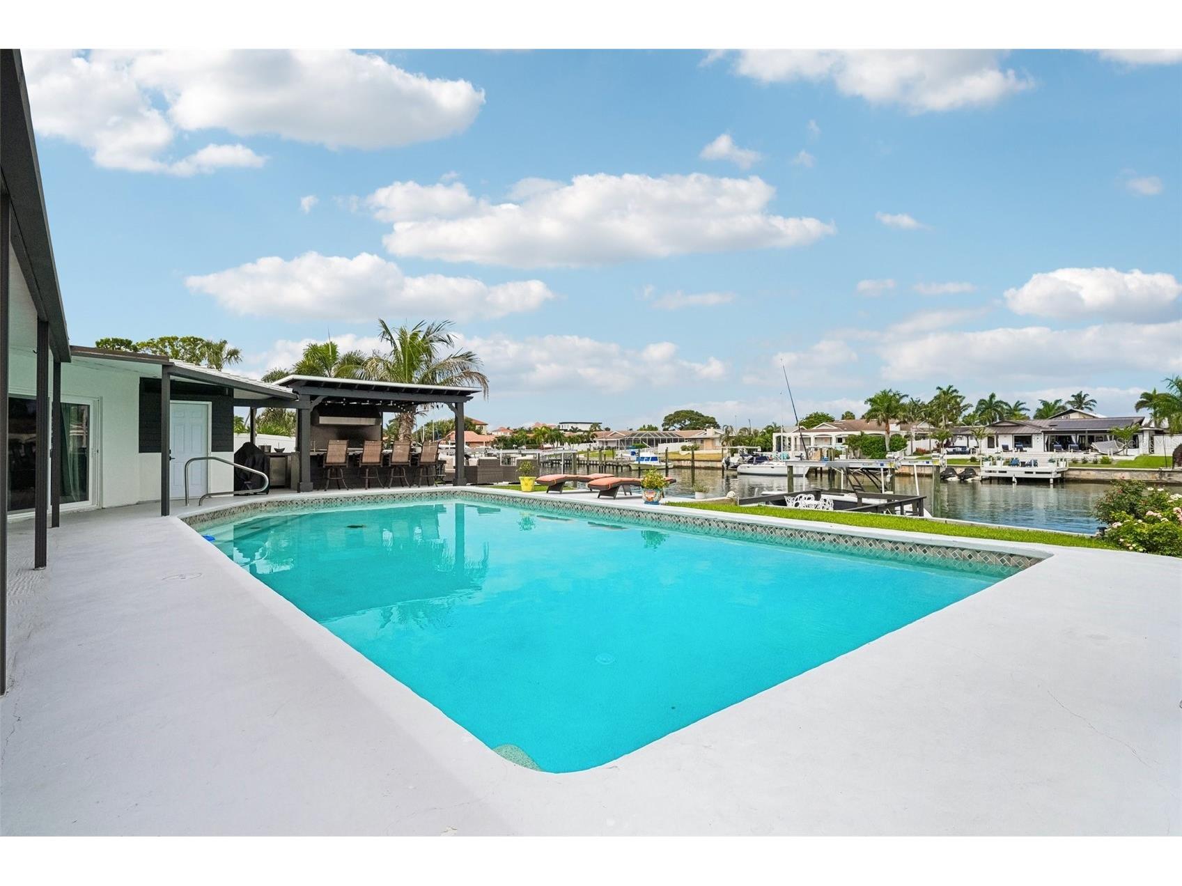 4379 44th Street S Saint Petersburg FL 33711 TB8520192 image71