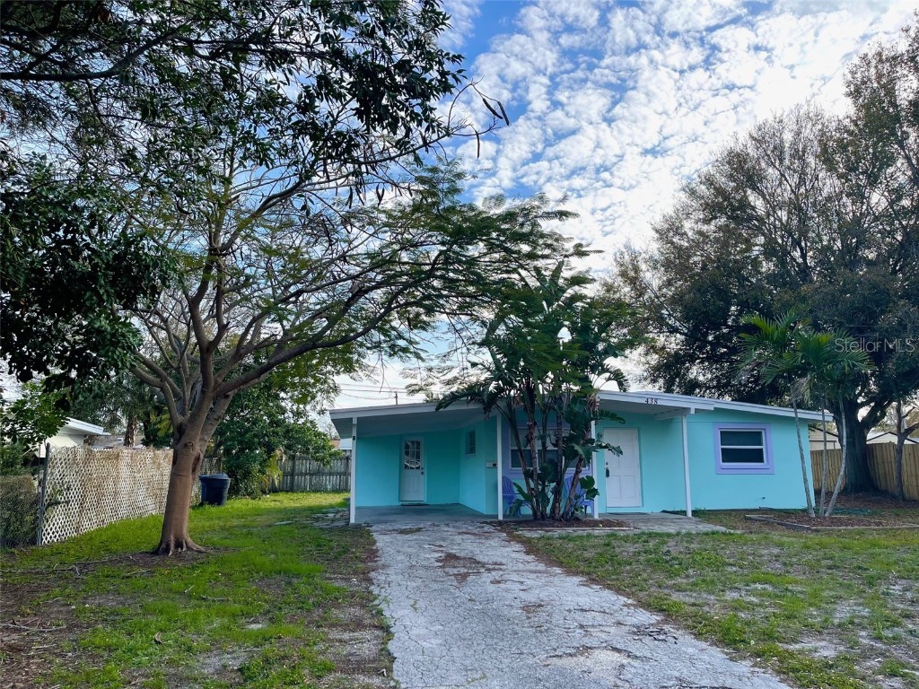 438 Davison Avenue NE Saint Petersburg FL 33703 U8225402 image1