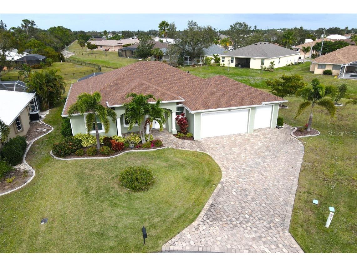 438 E Cashew Punta Gorda FL 33955 C7485081 image1