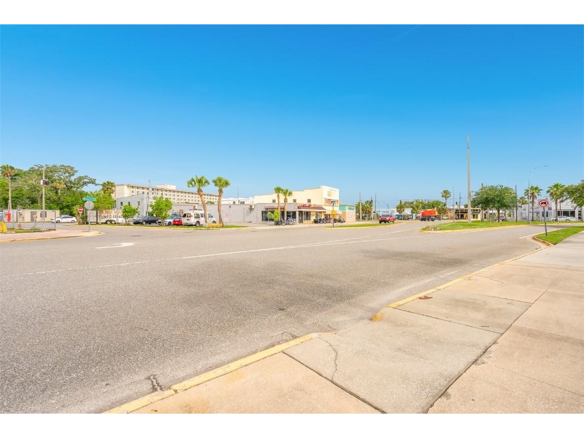 438 N Beach Street Daytona Beach FL 32114 V4943209 image7