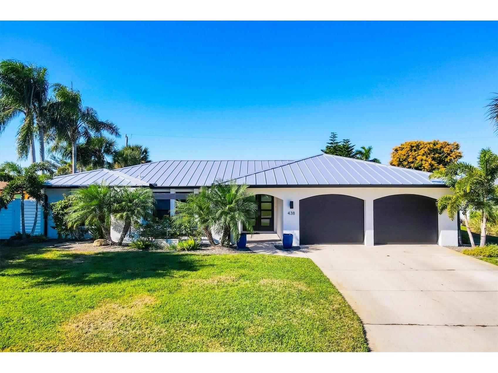 438 W Gate Drive Venice FL 34285 N6142195 image1