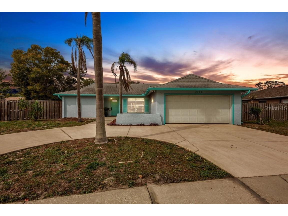 4380 Eastwood Drive Sarasota FL 34232 A4596997 image1
