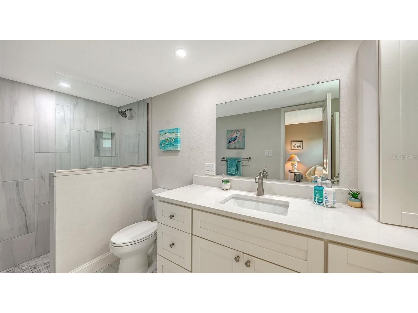 4380 Exeter Drive #H-103 Longboat Key FL 34228 - LONGBOAT HARBOUR CANAL A4675171 image22