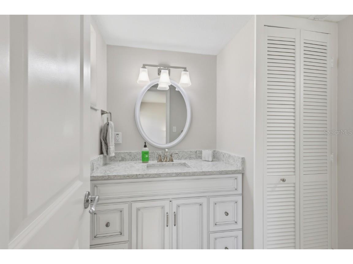 4380 Exeter Drive #H202 Longboat Key FL 34228 - SARASOTA BAY/ICW A4671530 image20