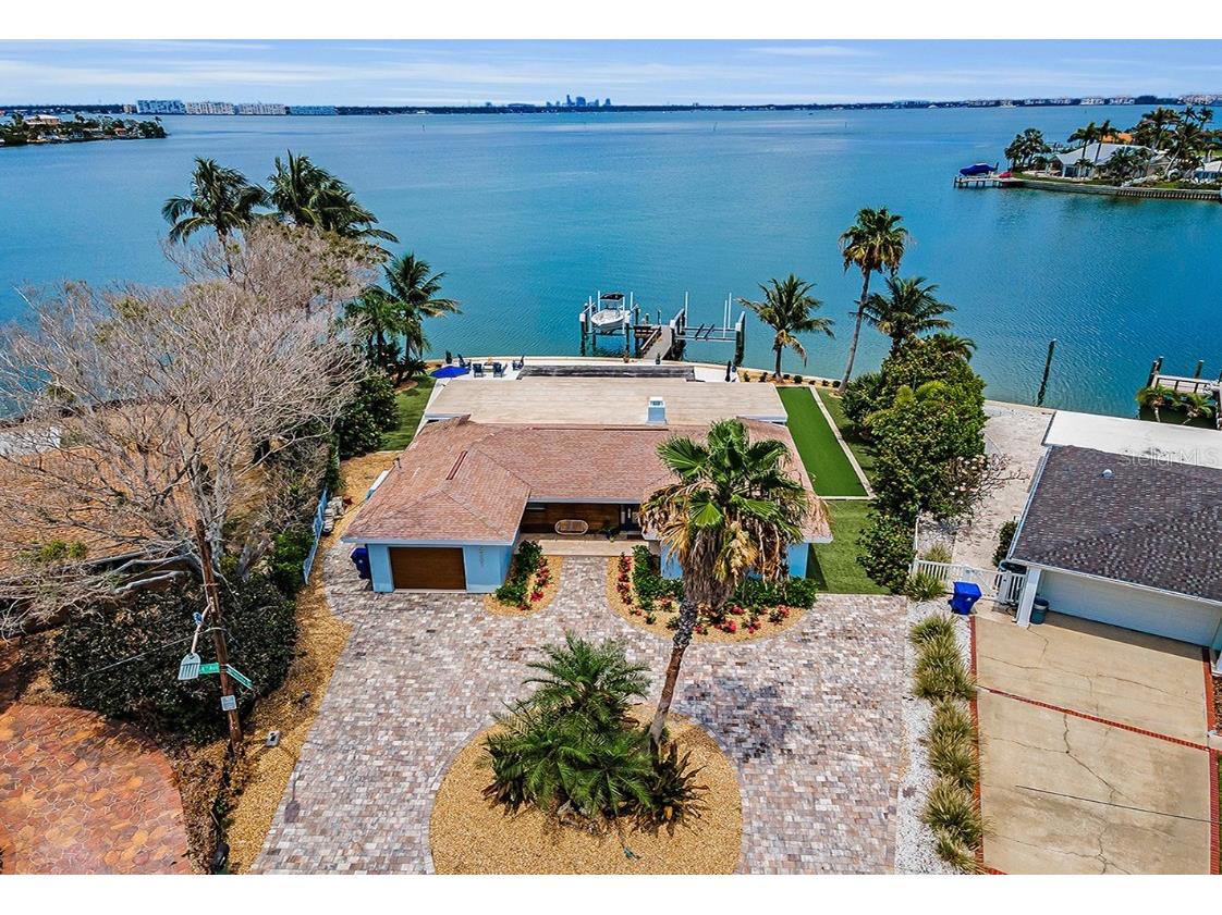 4381 Poinsettia Drive Saint Pete Beach FL 33706 - BOCA CIEGA BAY TB8399168 image1