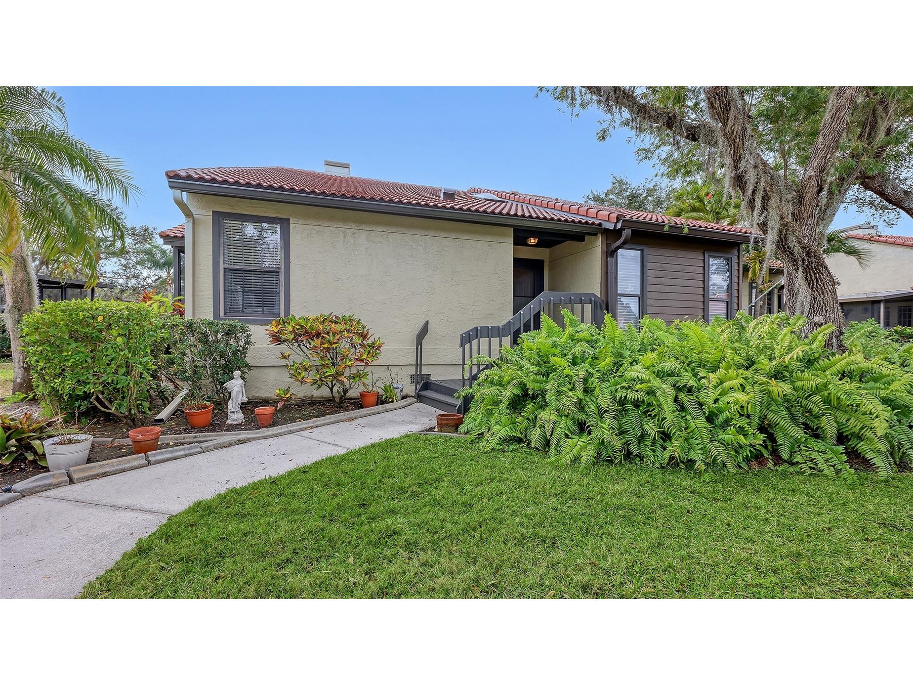 4382 Trails Drive #25-1 Sarasota FL 34232 A4677497 image1