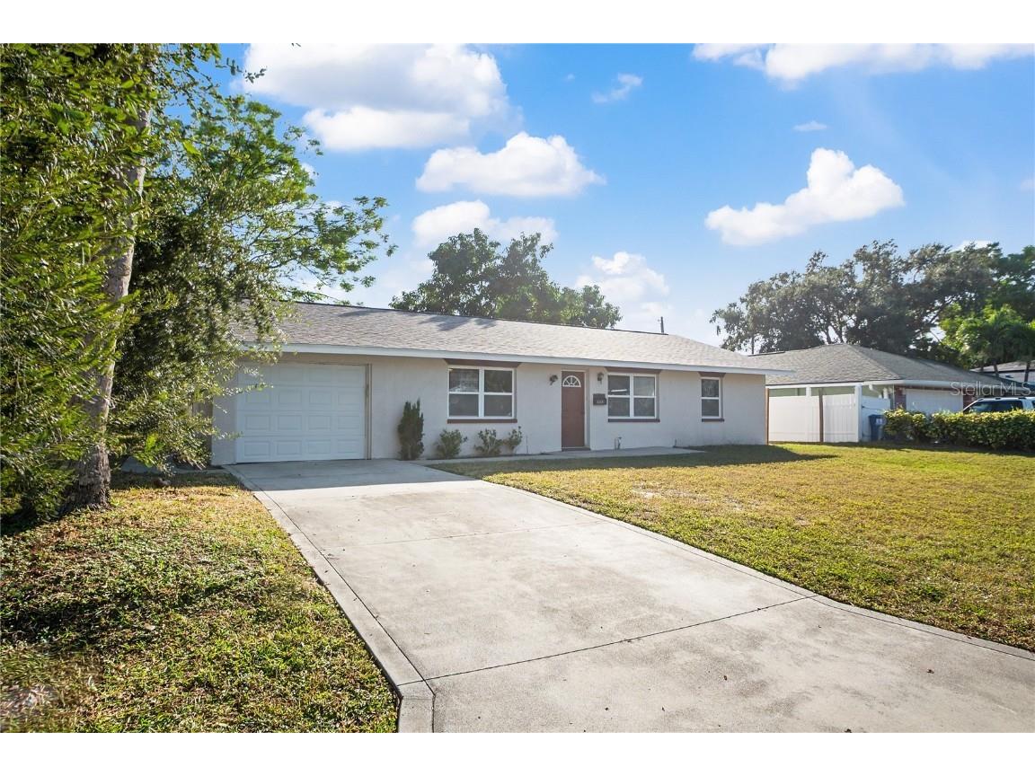 4389 Trout Drive SE Saint Petersburg FL 33705 TB8453825 image2