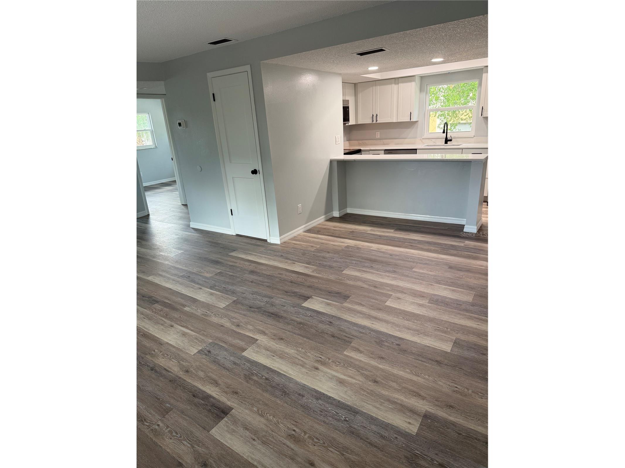 439 76th Avenue N Saint Petersburg FL 33702 TB8506787 image4