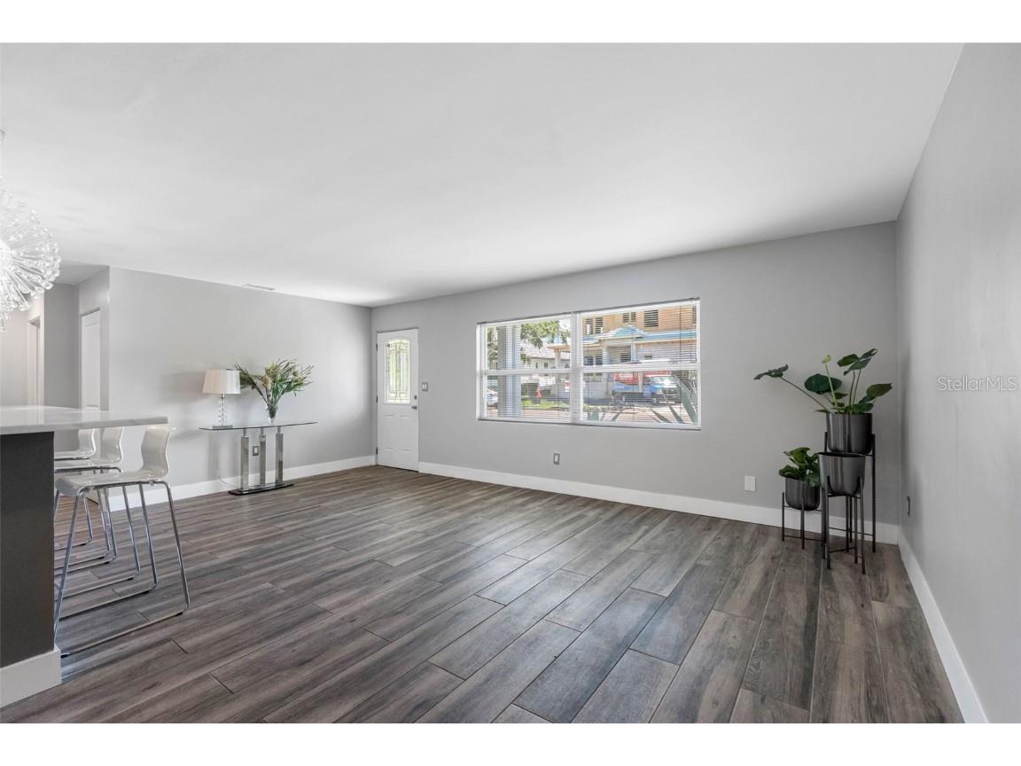 439 Capri Way NE Saint Petersburg FL 33704 TB8426019 image4