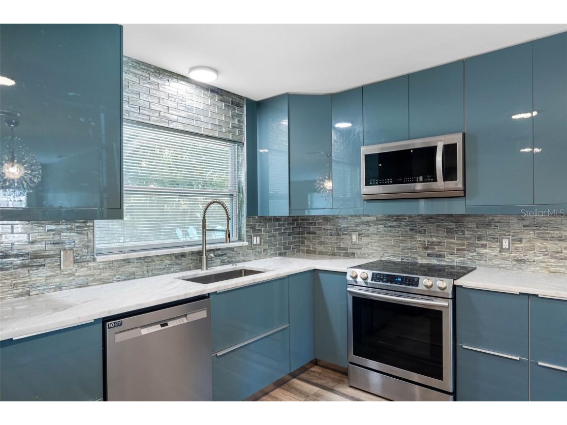 439 Capri Way NE Saint Petersburg FL 33704 TB8426019 image8