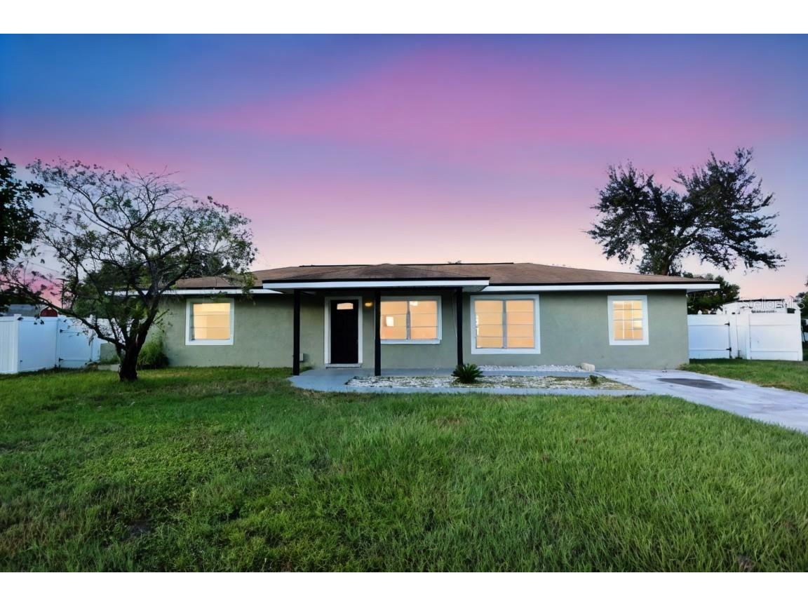 439 Floridana Drive Apollo Beach FL 33572 W7868512 image1