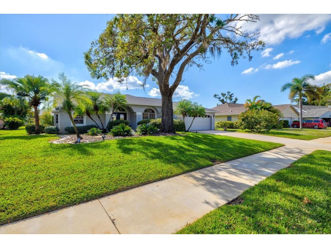 439 Lake Of The Woods Drive Venice FL 34293 A4672625 image5