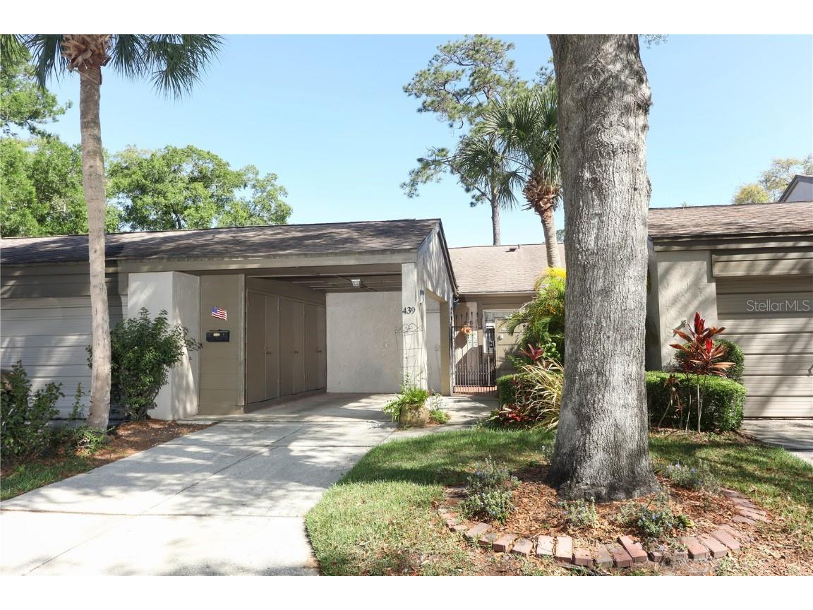 439 Meadowood Boulevard Fern Park FL 32730 - Lake of The Woods O6192107 image1