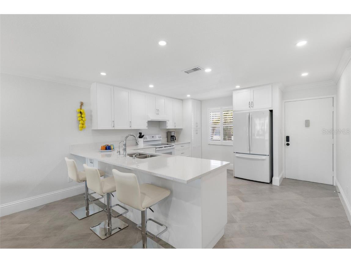 4390 Exeter Drive #206 Longboat Key FL 34228 - SARASOTA BAY A4670032 image10