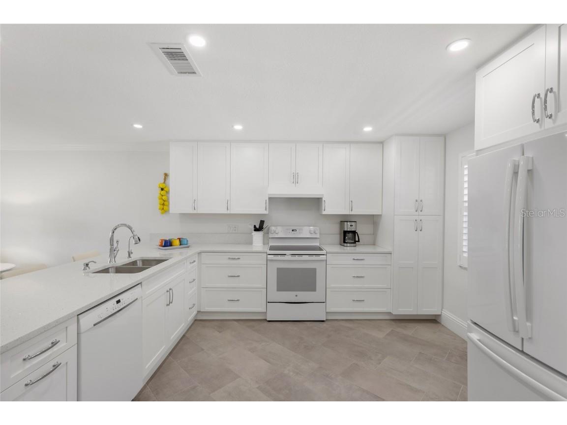 4390 Exeter Drive #206 Longboat Key FL 34228 - SARASOTA BAY A4670032 image13