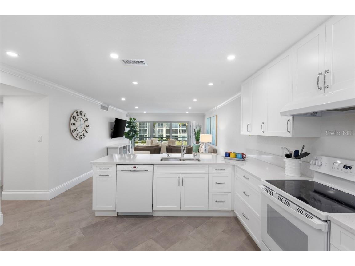 4390 Exeter Drive #206 Longboat Key FL 34228 - SARASOTA BAY A4670032 image14