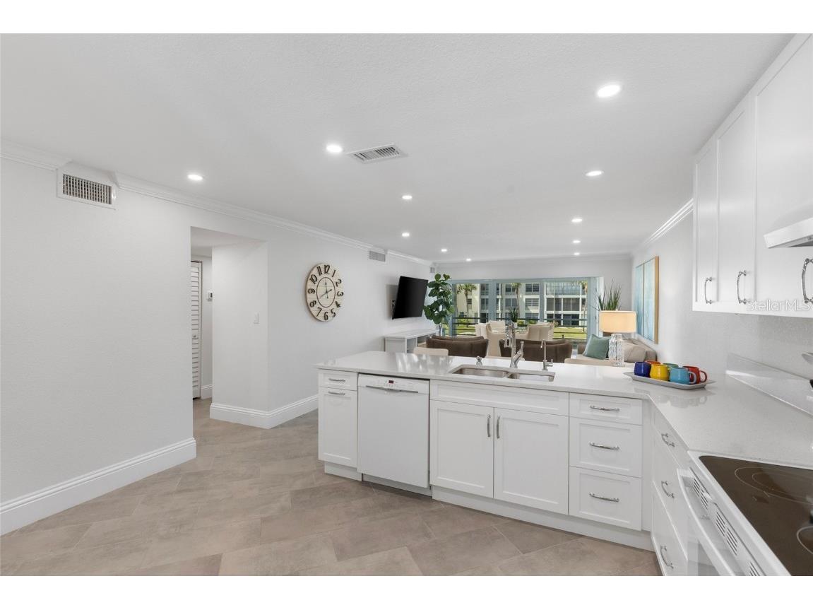 4390 Exeter Drive #206 Longboat Key FL 34228 - SARASOTA BAY A4670032 image15