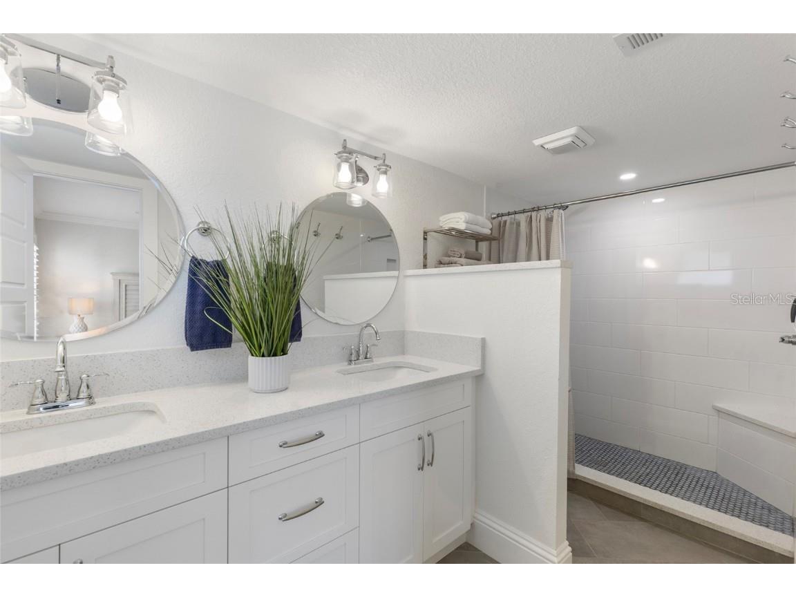 4390 Exeter Drive #206 Longboat Key FL 34228 - SARASOTA BAY A4670032 image20