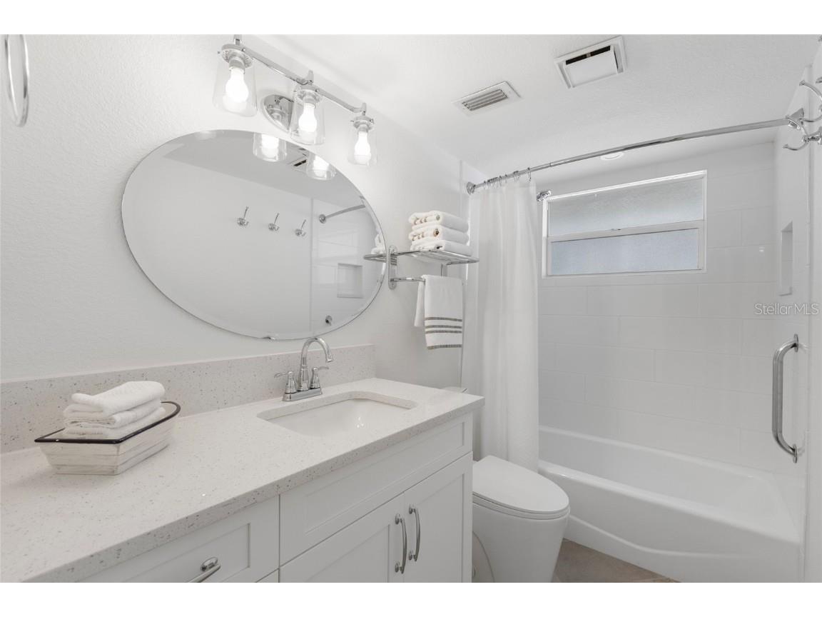 4390 Exeter Drive #206 Longboat Key FL 34228 - SARASOTA BAY A4670032 image23