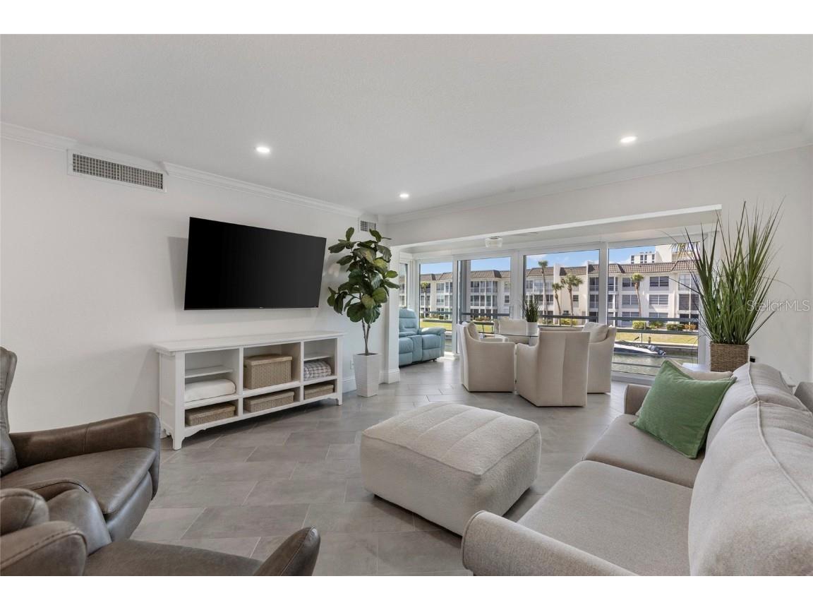 4390 Exeter Drive #206 Longboat Key FL 34228 - SARASOTA BAY A4670032 image3