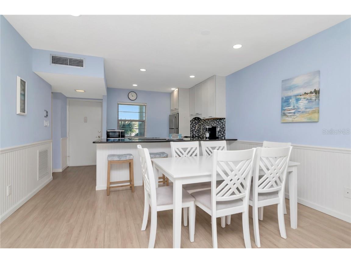 4390 Exeter Drive #305 Longboat Key FL 34228 - SARASOTA BAY A4670603 image12