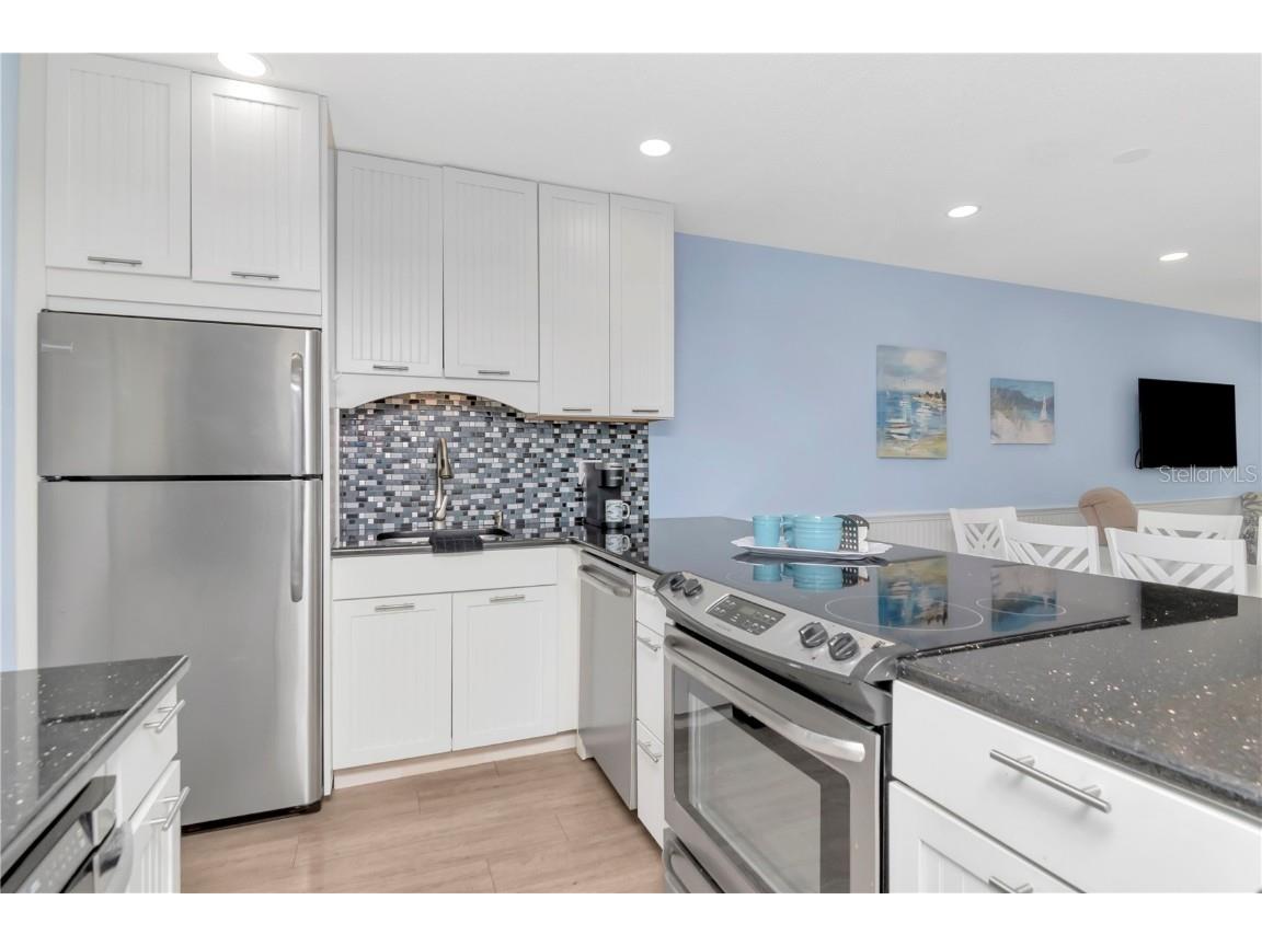 4390 Exeter Drive #305 Longboat Key FL 34228 - SARASOTA BAY A4670603 image15