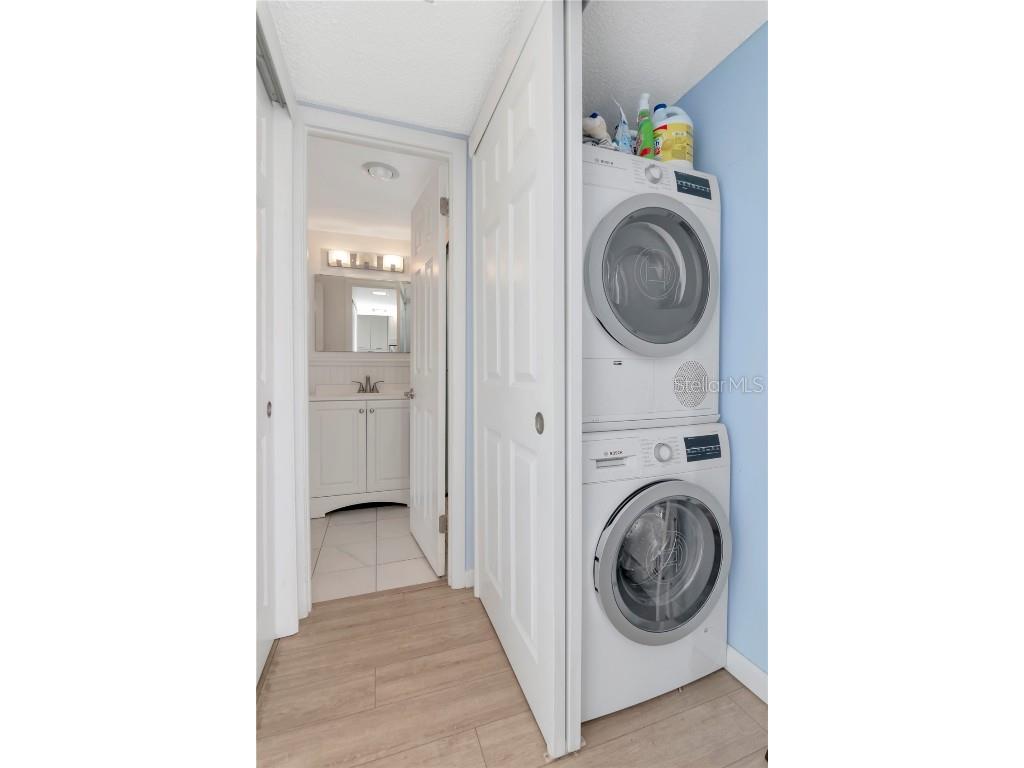 4390 Exeter Drive #305 Longboat Key FL 34228 - SARASOTA BAY A4670603 image17