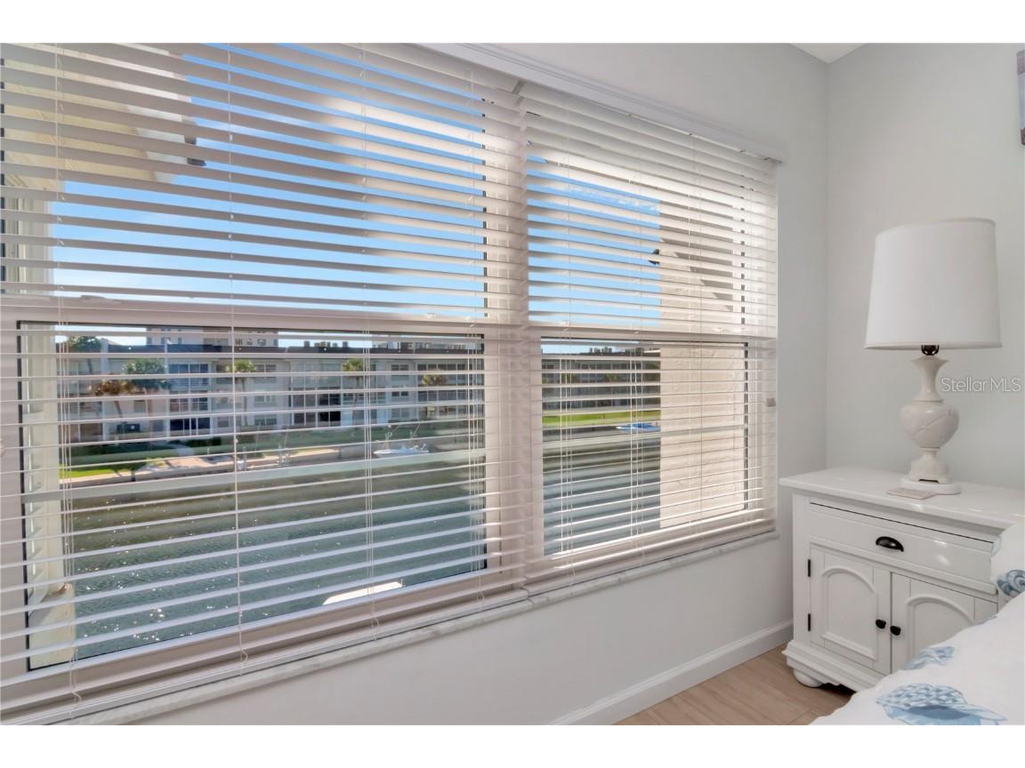 4390 Exeter Drive #305 Longboat Key FL 34228 - SARASOTA BAY A4670603 image18