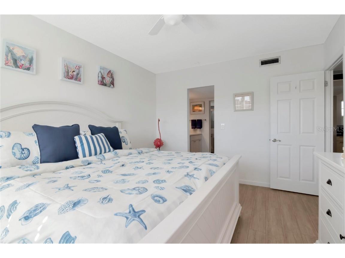 4390 Exeter Drive #305 Longboat Key FL 34228 - SARASOTA BAY A4670603 image19