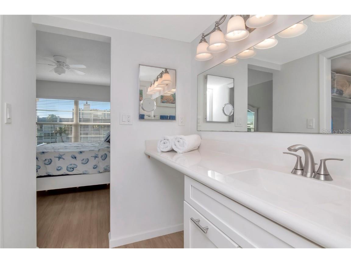 4390 Exeter Drive #305 Longboat Key FL 34228 - SARASOTA BAY A4670603 image23