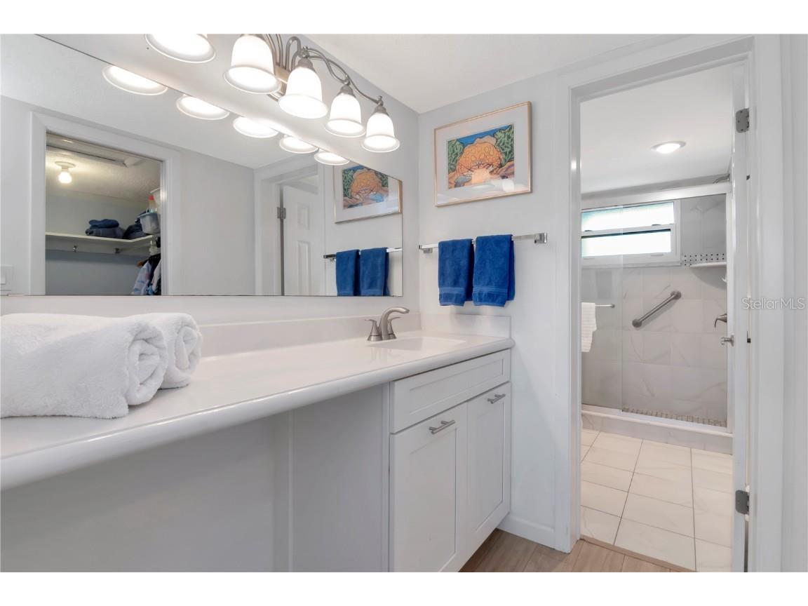 4390 Exeter Drive #305 Longboat Key FL 34228 - SARASOTA BAY A4670603 image24