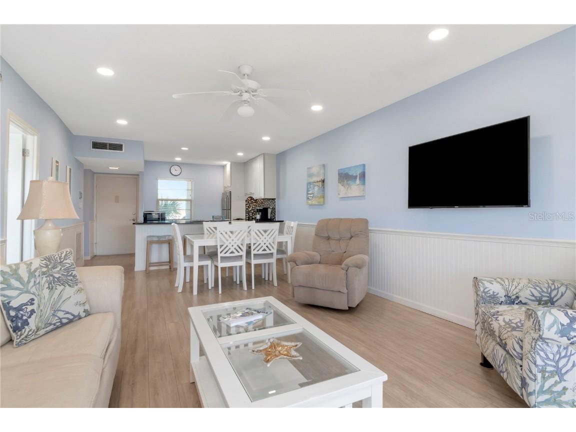 4390 Exeter Drive #305 Longboat Key FL 34228 - SARASOTA BAY A4670603 image3