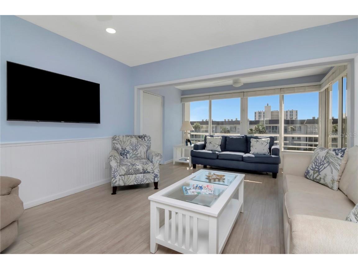 4390 Exeter Drive #305 Longboat Key FL 34228 - SARASOTA BAY A4670603 image7