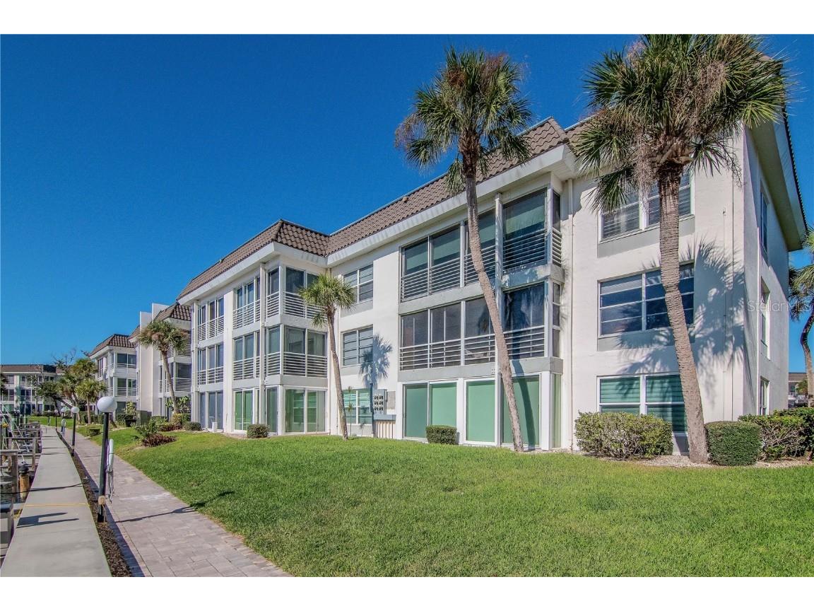 4390 Exeter Drive #305 Longboat Key FL 34228 - SARASOTA BAY A4670603 image73