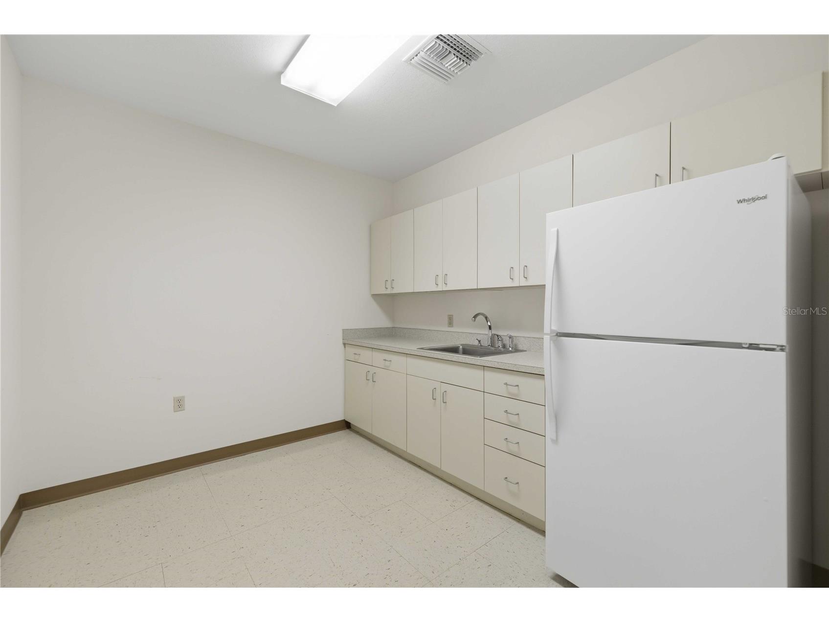 4390 NE 35th Street #2 Ocala FL 34479 OM726682 image5