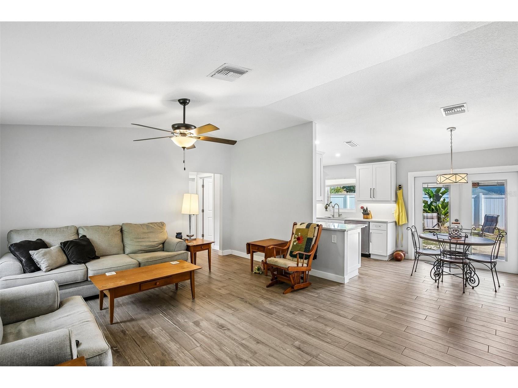 4390 Trout Drive SE Saint Petersburg FL 33705 TB8499930 image2