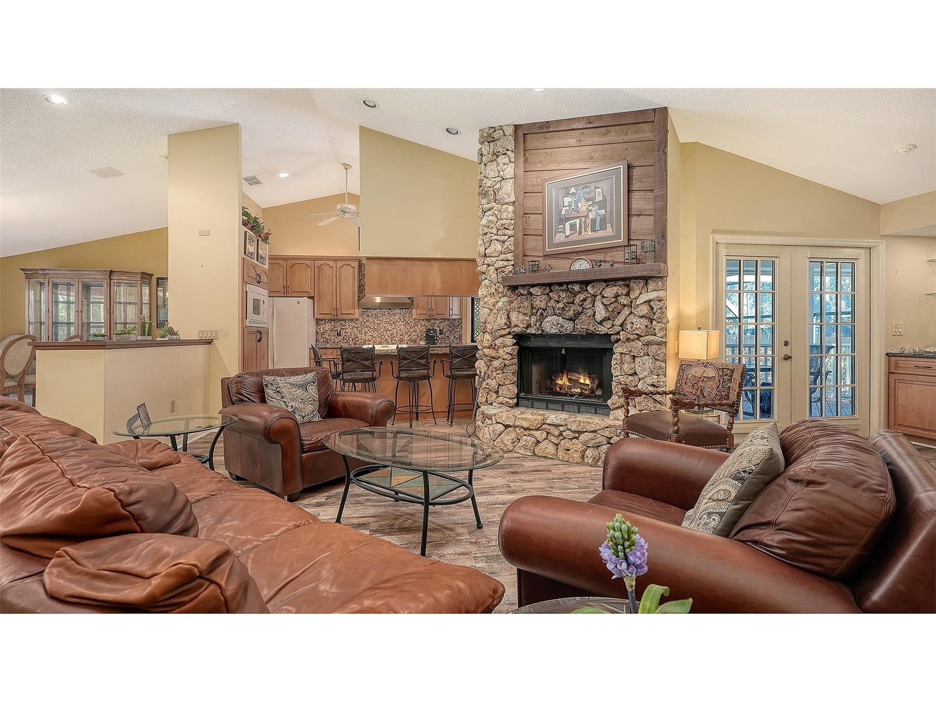 4390 Woodview Drive Sarasota FL 34232 A4666171 image11