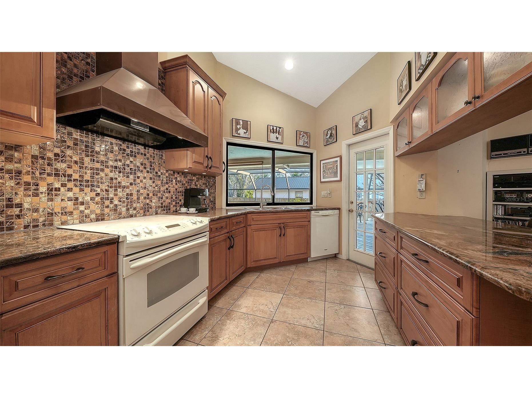 4390 Woodview Drive Sarasota FL 34232 A4666171 image16